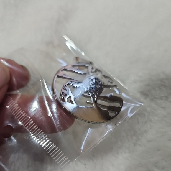 🐺 Stainless Steel Wolf Round Necklace 🐺 - Picture 5 of 5